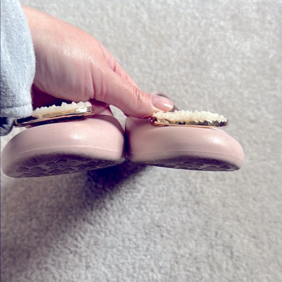 Elegant pink Flats with Crystal Embellishment - Picture 3 of 6